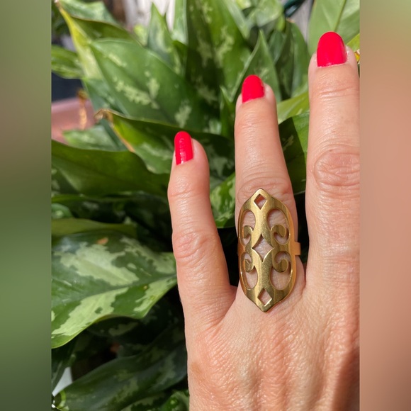 NWT Women's Ring in Gold Stainless Steel, láser Cut Pattern Celtic Style Size 7 - Picture 4 of 17